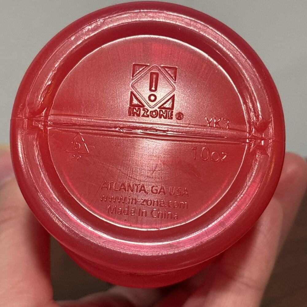 Chuck E Cheese Super Chuck Superhero Plastic Souvenir Cup Bottle Red 10oz HTF - Picture 6 of 10